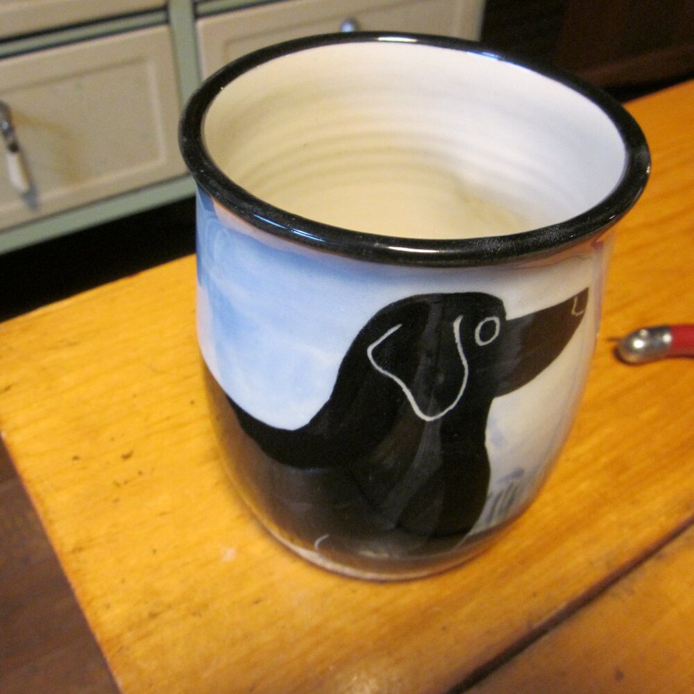 Karen Donleavy KD  signed Ceramic handpainted black lab xl 4.5 in coffee mug